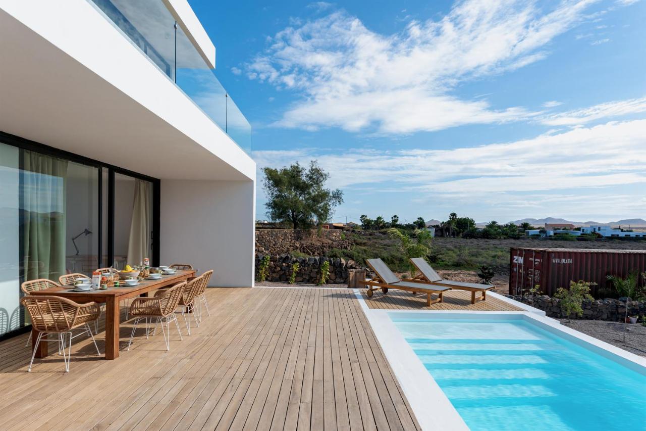 Villa Elena, Luxery Villa With Swimming Pool! 拉哈雷斯 外观 照片