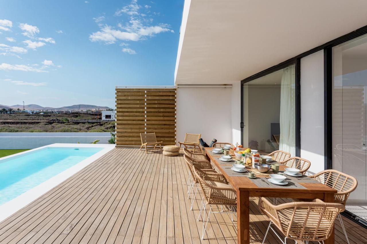Villa Elena, Luxery Villa With Swimming Pool! 拉哈雷斯 外观 照片