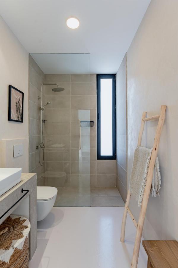 Villa Elena, Luxery Villa With Swimming Pool! 拉哈雷斯 外观 照片